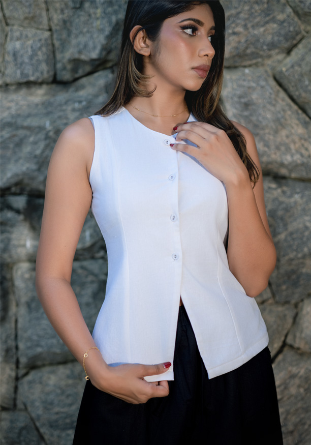 JANET SLEEVELESS WHITE BLOUSE